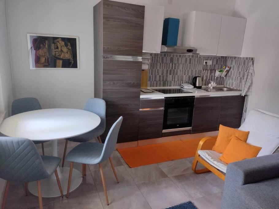 Beautiful Apartment With 2 Terraces And A Parking Space Kaštela Exterior foto